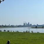 Apartment Mit Balkon Am Rhein Düsseldorf