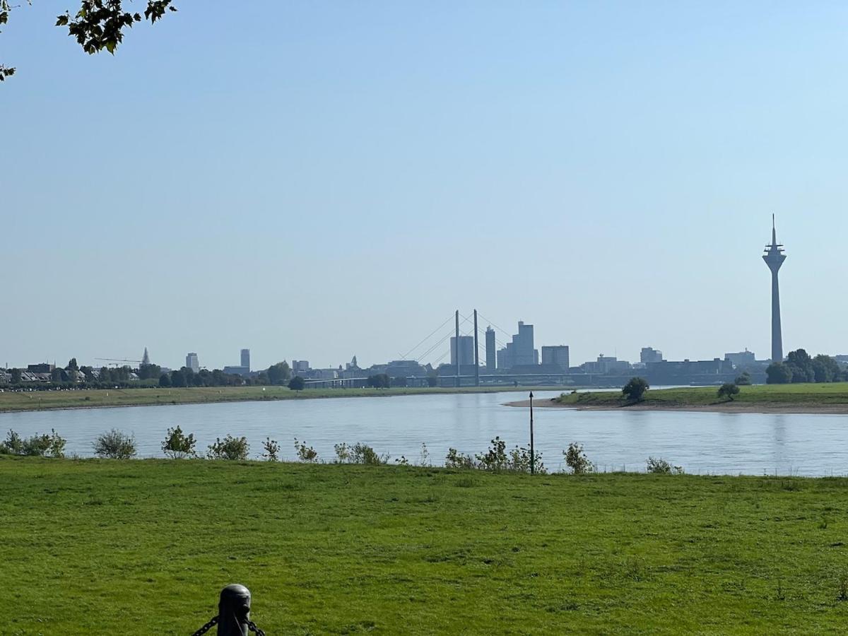Apartment Mit Balkon Am Rhein Düsseldorf